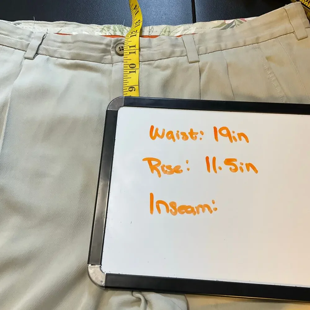 Tommy Bahama Mens 35 Silk Blend Pleated Shorts Khaki 9” Inseam Classic Golf